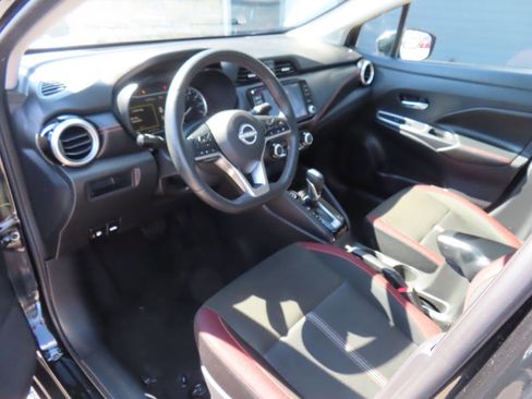 Used 2024 Nissan Versa SR FWD image 11
