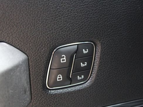 Used 2021 Ford F250 Lariat AWD/4WD image 4