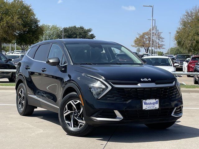 Used 2023 Kia Sportage LX AWD/4WD image 2