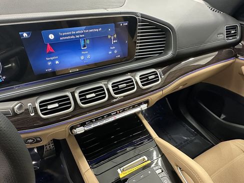 New 2026 Mercedes-Benz GLS 450 4MATIC image 32