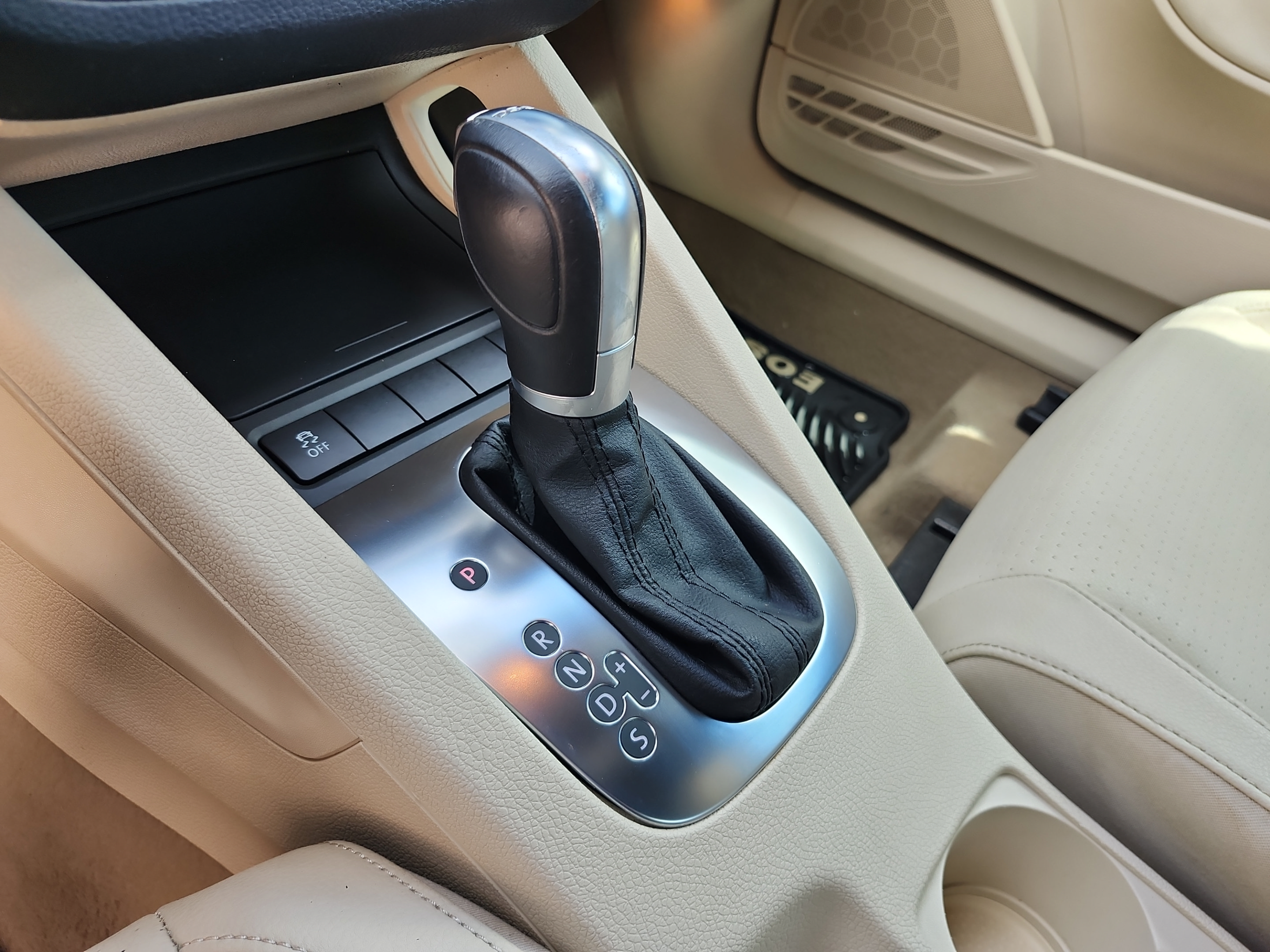 Used 2012 Volkswagen Eos Komfort FWD image 14