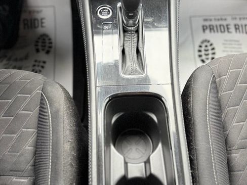 Used 2022 Nissan Kicks SV image 17