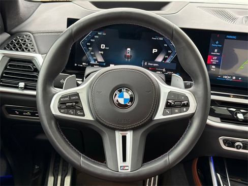 Used 2025 BMW X7 M60i image 25