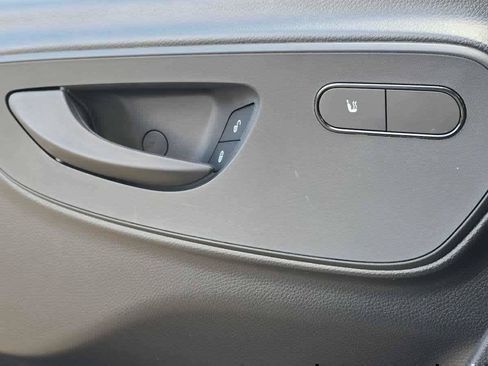 Used 2025 Mercedes-Benz Sprinter 2500 image 26
