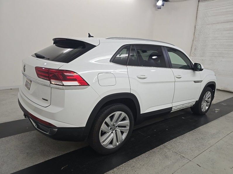 Used 2020 Volkswagen Atlas Cross Sport SE w/ Panoramic Sunroof Package AWD/4WD image 3