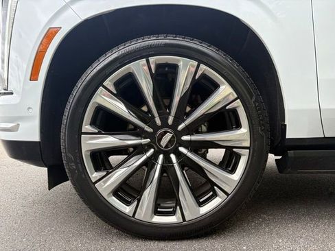 Used 2026 Cadillac Escalade Luxury w/ Touring Package AWD/4WD image 14