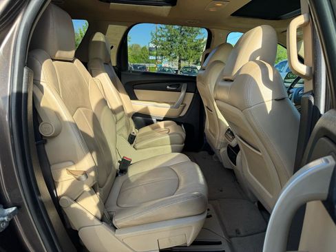Used 2012 GMC Acadia SLT AWD/4WD image 17