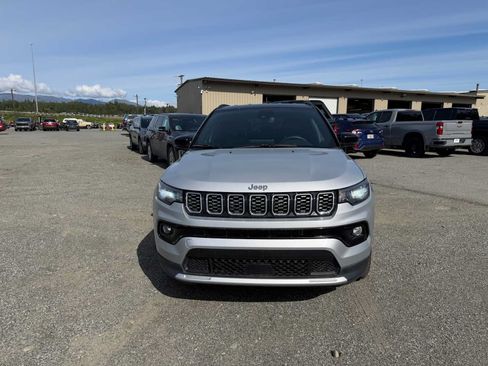 Used 2024 Jeep Compass Limited AWD/4WD image 4