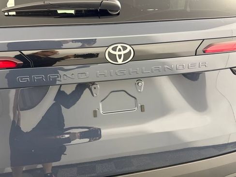Certified 2026 Toyota Grand Highlander AWD image 38