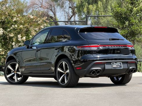 Used 2026 Porsche Macan AWD/4WD image 3