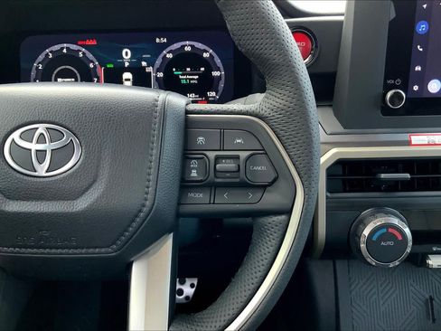 Used 2025 Toyota Tacoma TRD Sport AWD/4WD image 24