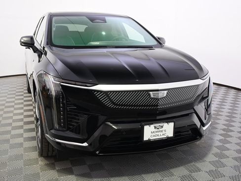 New 2026 Cadillac Optiq Luxury 2 w/ LPO, Floor Liner Package AWD/4WD image 9
