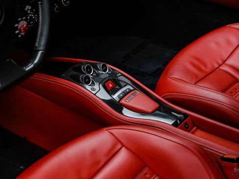 Used 2015 Ferrari 458 Italia Coupe image 59