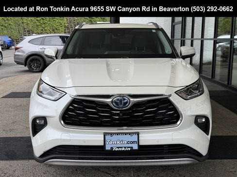 Used 2020 Toyota Highlander Platinum image 3