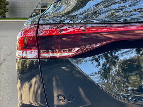 New 2025 Audi Q6 e-tron Premium image 10