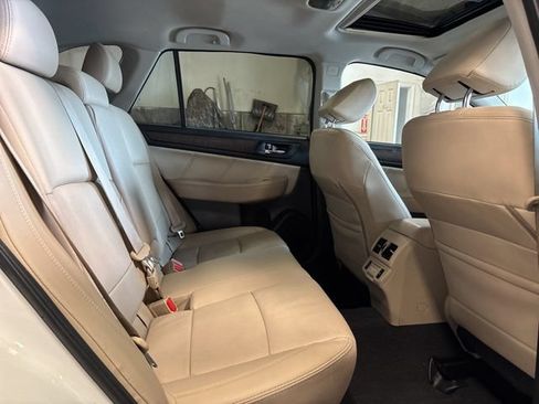 Used 2018 Subaru Outback 2.5i Limited AWD/4WD image 15
