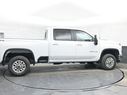 New 2026 Chevrolet Silverado 2500 LT w/ Leather Package AWD/4WD image 15