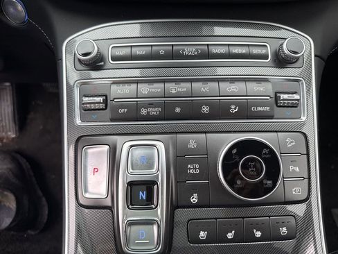 Certified 2023 Hyundai Santa Fe Limited image 10