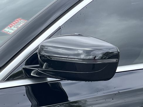 Used 2024 BMW 330i Sedan w/ Premium Package image 32