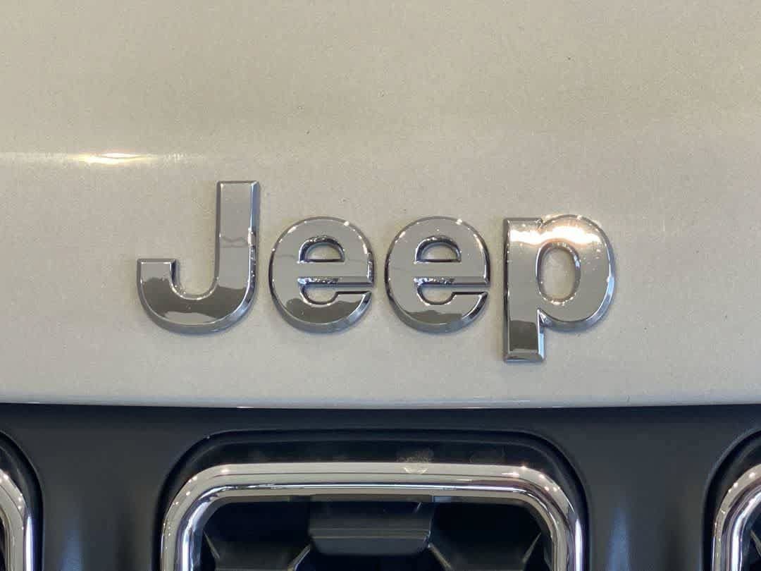 Used 2024 Jeep Compass Latitude AWD/4WD image 10