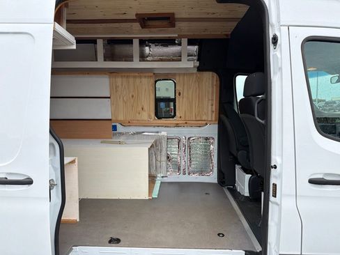 Used 2021 Mercedes-Benz Sprinter 2500 image 2