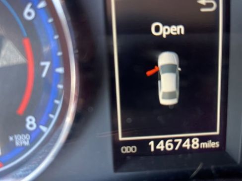 Used 2017 Toyota Corolla SE FWD image 14