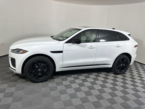 Used 2026 Jaguar F-PACE R-Dynamic S image 2