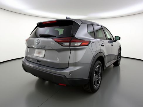 Used 2025 Nissan Rogue SV FWD image 9