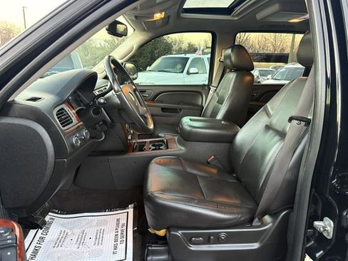 Used 2010 Chevrolet Suburban LTZ image 8