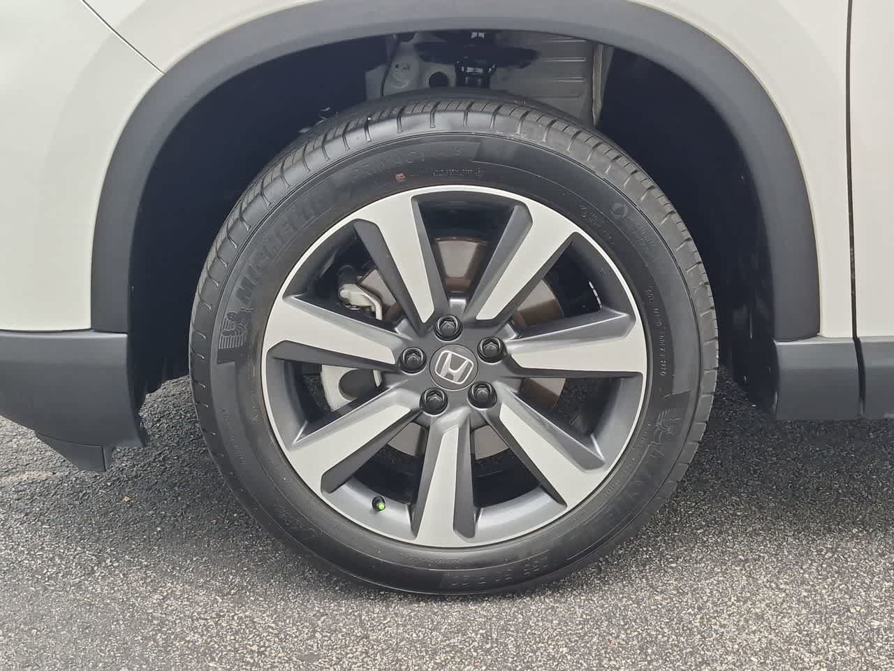 Used 2025 Honda Pilot Touring image 14