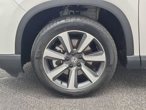 Used 2025 Honda Pilot Touring image 14