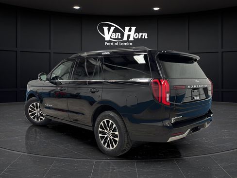 Used 2025 Ford Expedition Platinum AWD/4WD image 5