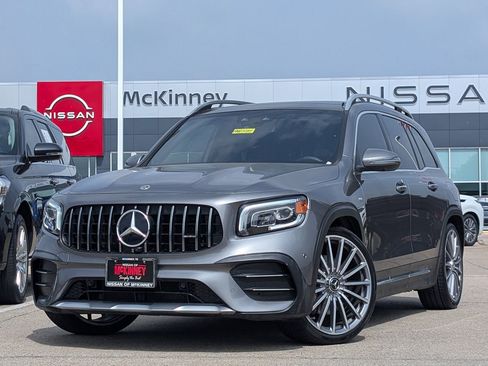 Used 2021 Mercedes-Benz GLB 35 AMG 4MATIC image 2