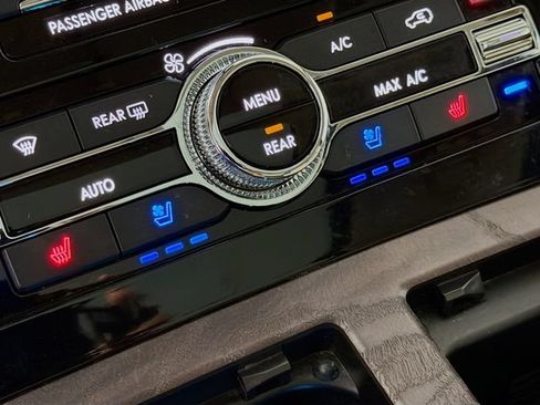 Used 2022 Lincoln Navigator Reserve AWD/4WD image 24