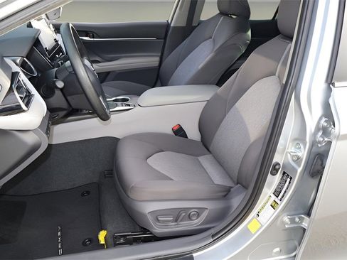 Certified 2021 Toyota Camry LE image 9