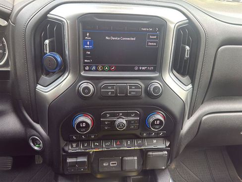 Used 2020 Chevrolet Silverado 2500 LTZ w/ LTZ Premium Package AWD/4WD image 14