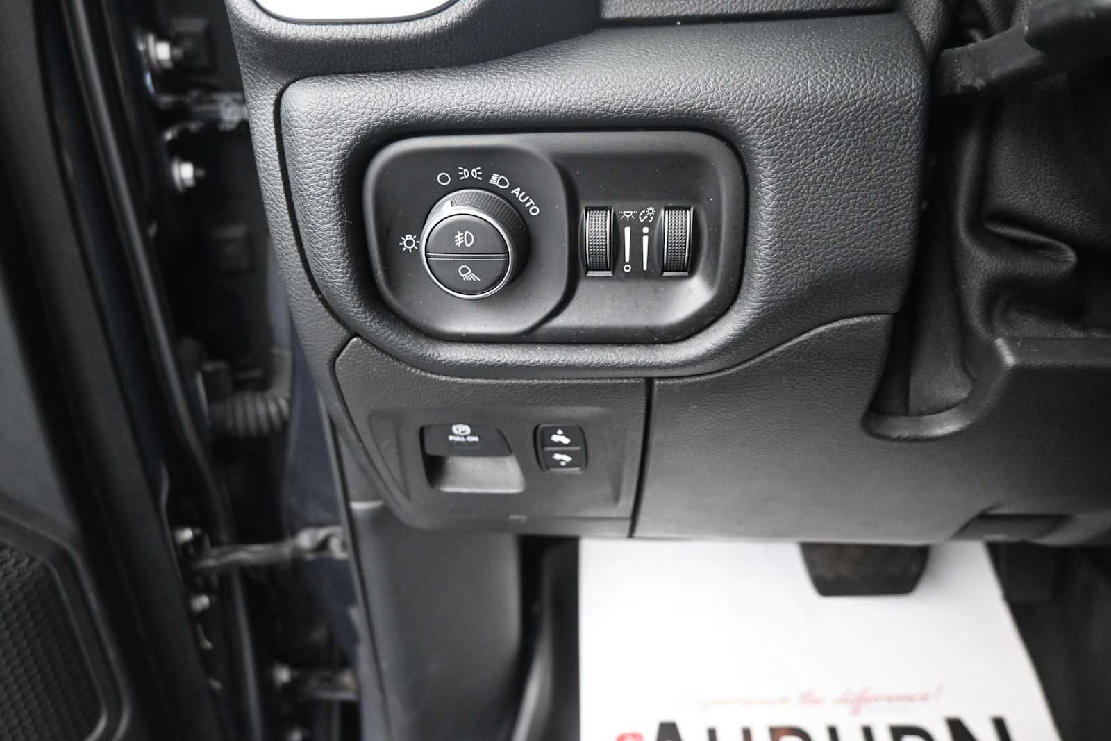 Used 2019 RAM 1500 Big Horn AWD/4WD image 10