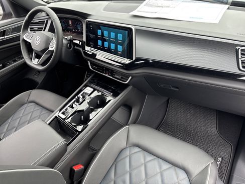 New 2026 Volkswagen Atlas Cross Sport SEL Premium R-Line image 9