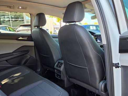 Used 2023 Volkswagen Taos SE w/ Panoramic Sunroof Package FWD image 53