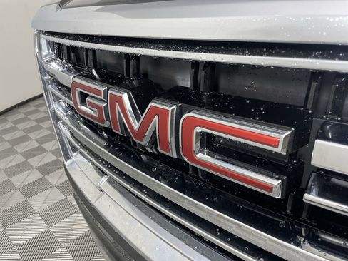 Used 2022 GMC Yukon XL SLT w/ SLT Premium Package image 31