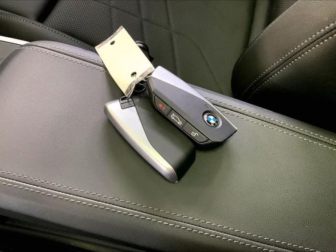 Used 2025 BMW X2 xDrive28i AWD/4WD image 14