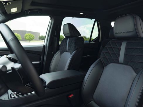 Used 2026 Honda Pilot Black Edition image 17