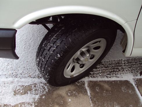 Used 2013 Chevrolet Express 1500 AWD image 27