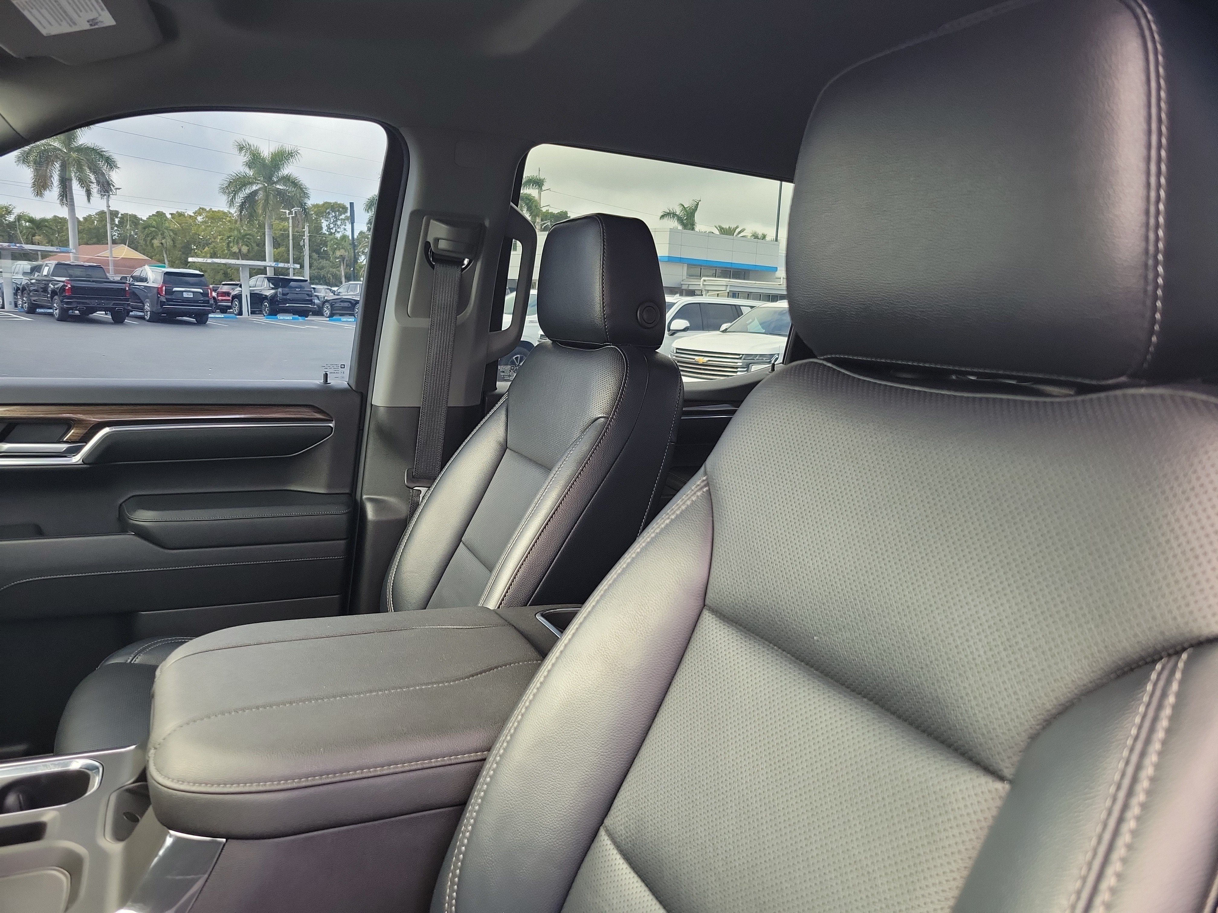 Used 2023 Chevrolet Silverado 1500 RST AWD/4WD image 13