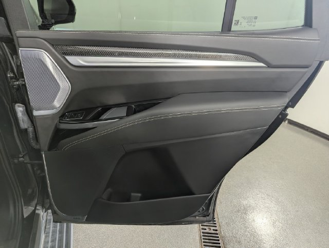Used 2025 Cadillac Escalade V AWD/4WD image 20