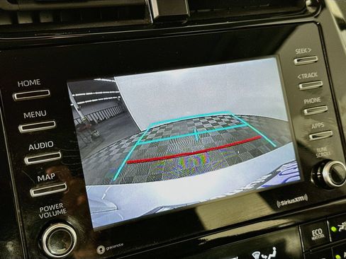 Used 2022 Toyota Prius L Eco FWD image 15