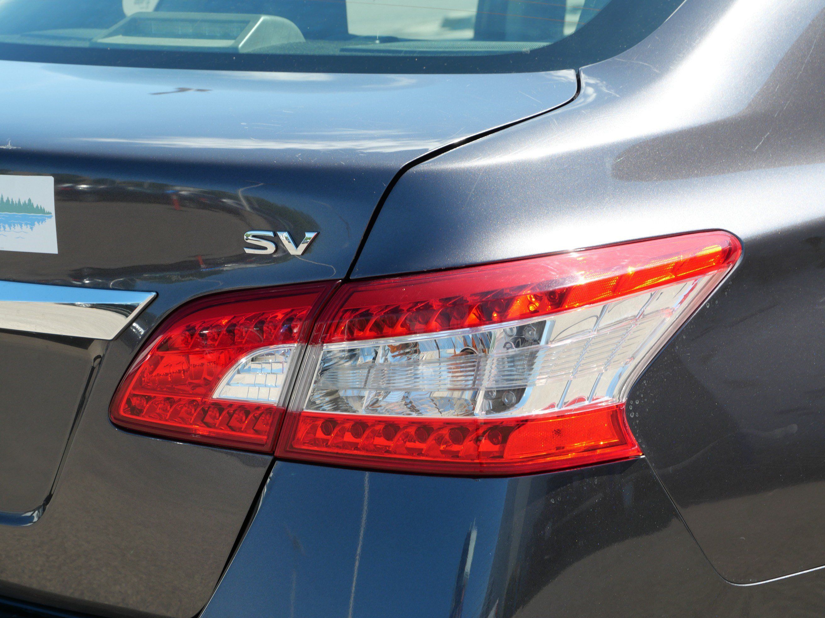 Used 2015 Nissan Sentra SV FWD image 17