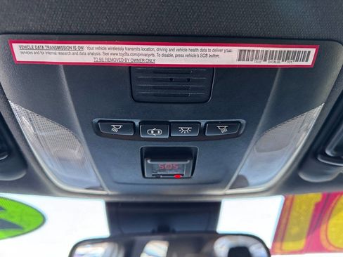 Used 2020 Toyota Corolla SE image 14