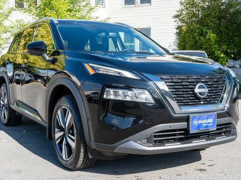 Used 2023 Nissan Rogue SL w/ SL Premium Package image 4