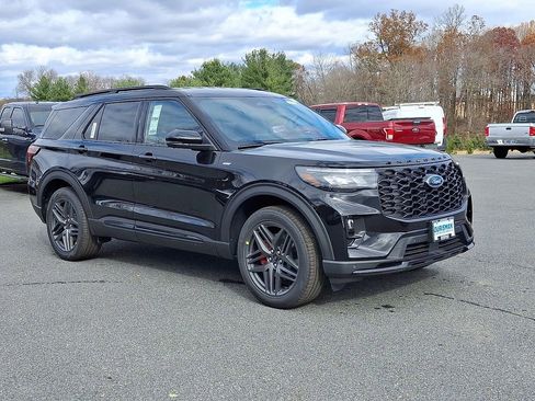 New 2026 Ford Explorer ST-Line w/ ST-Line Street Pack image 1